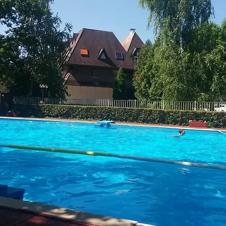 شقة Kek Vitorlas Apartman Gárdony